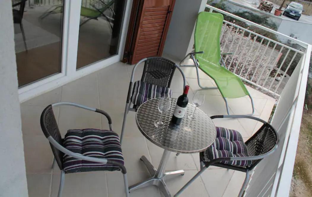 Apartment Mia - Spacious Apartment On 85 M2 With Beautiful Sea View Trogir Exterior foto