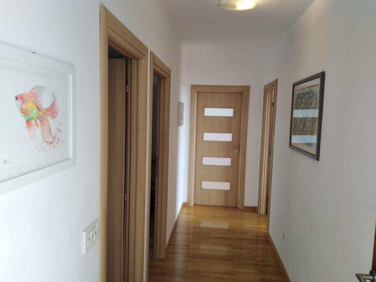 Apartment Mia - Spacious Apartment On 85 M2 With Beautiful Sea View Trogir Exterior foto